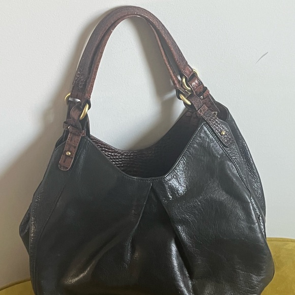 Black Brahmin bag… still in good condition… no rips or tears - Picture 4 of 11